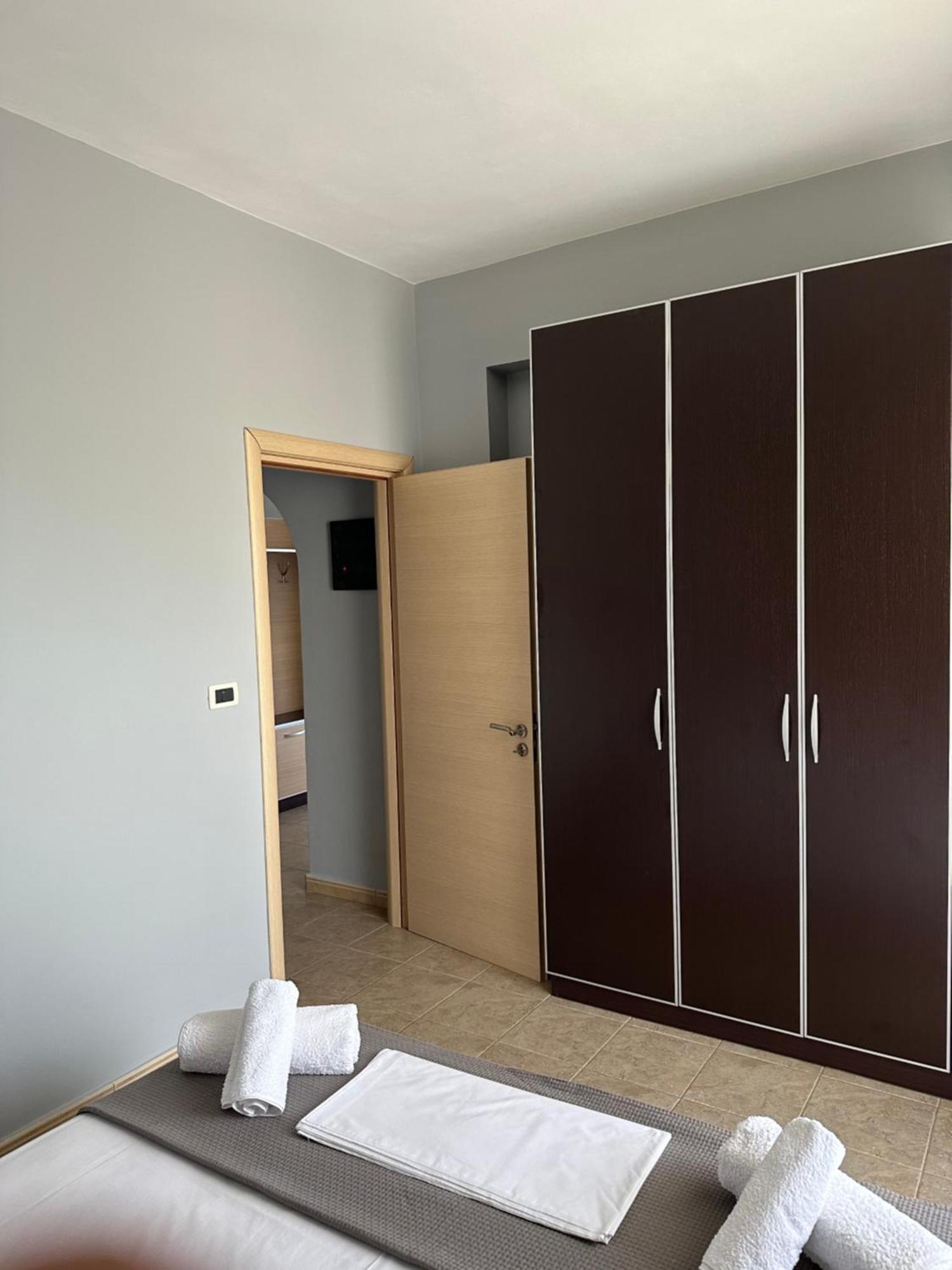 Anna House ديرمي المظهر الخارجي الصورة